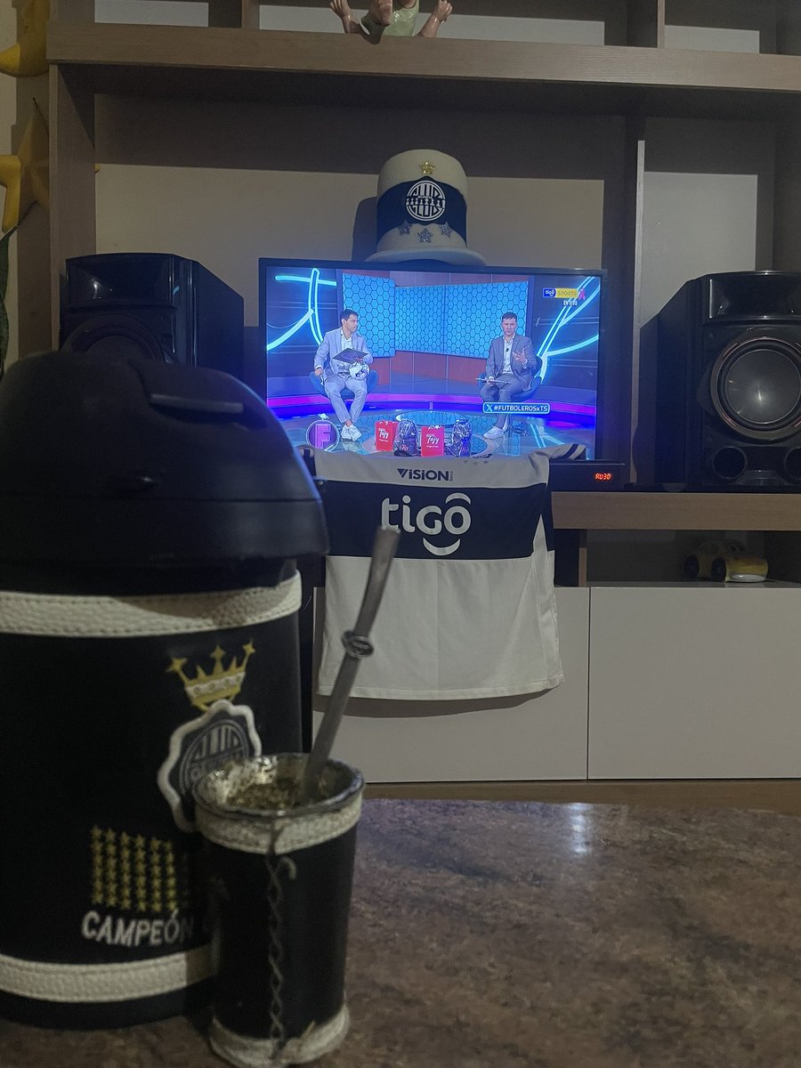 Juanmar_79's tweet image. Aguante la O viejooo, que mejor que ganar algo para festejar el doble, aguante @elClubOlimpia y #FUTBOLEROSxTS