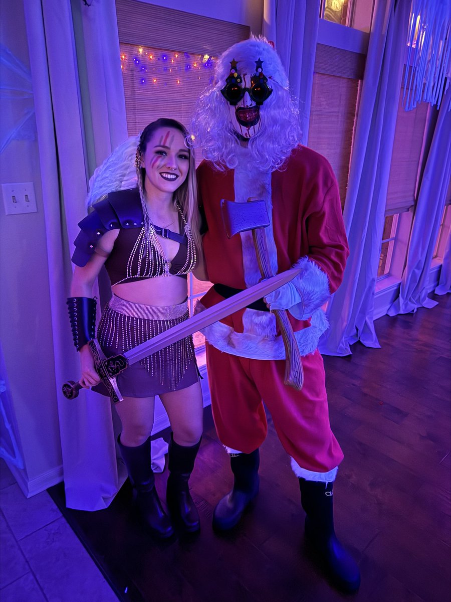 ParterCaling's tweet photo. How did we do? 🤡 🗡️   @damienleone @_LaurenLaVera_ https://t.co/KTpUGkSJv0