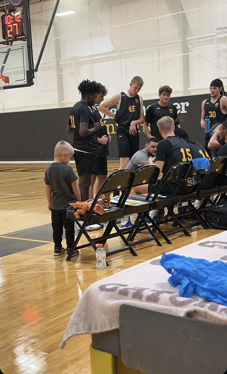 Coach Conley tweet media