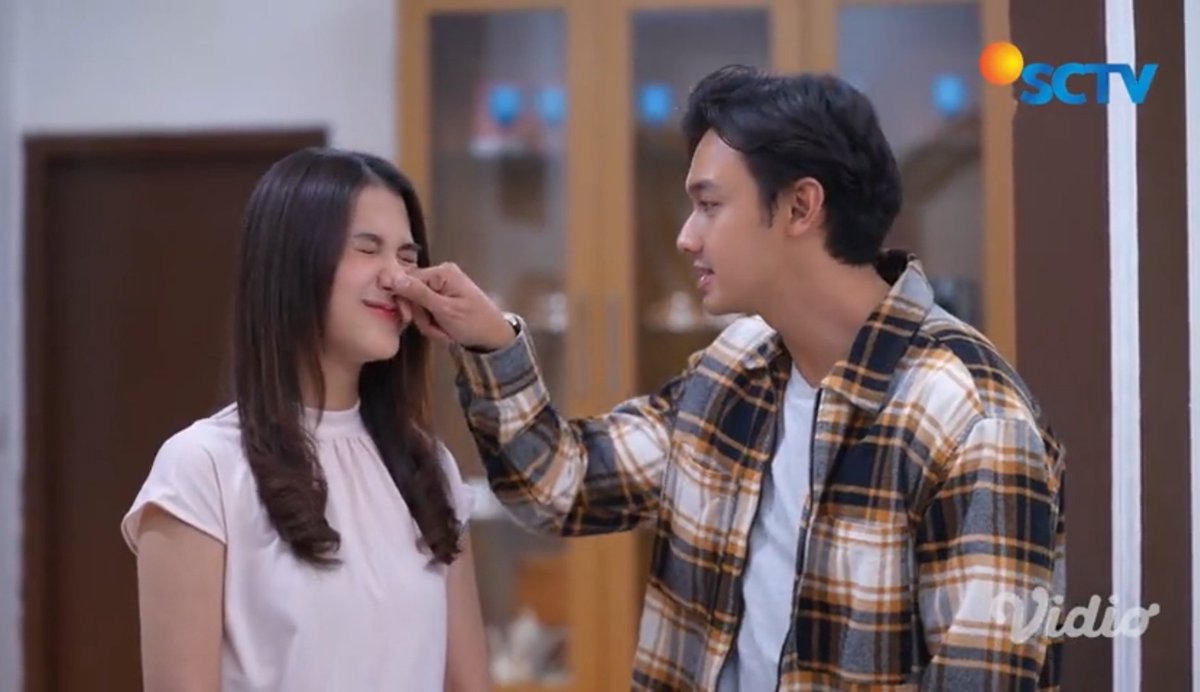 hibybaee's tweet photo. Raisa harus liat Mike era SMA😆
#CaesarHito
#MyHeartSCTV https://t.co/B8E7FeNoK1