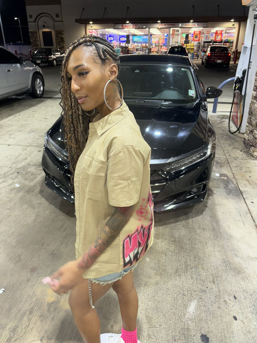 queennlee_'s tweet photo. Birthday weekend 🍾 #Ten30 https://t.co/VZ2rEKif7c