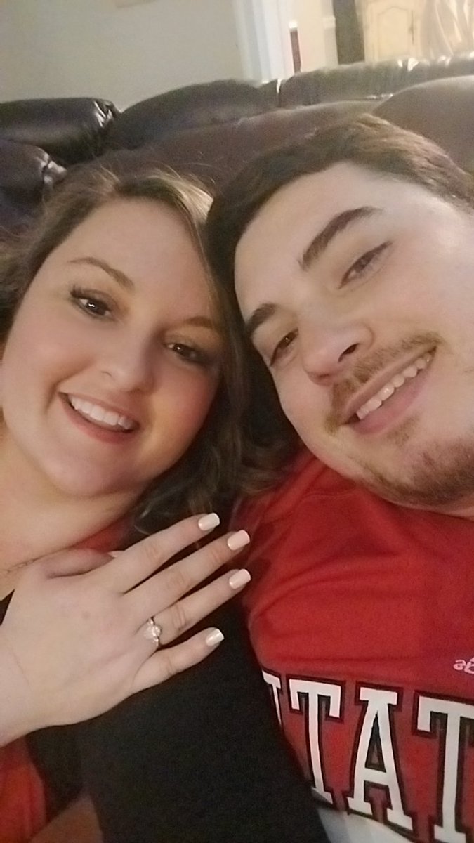 ChelsCakes tweet media