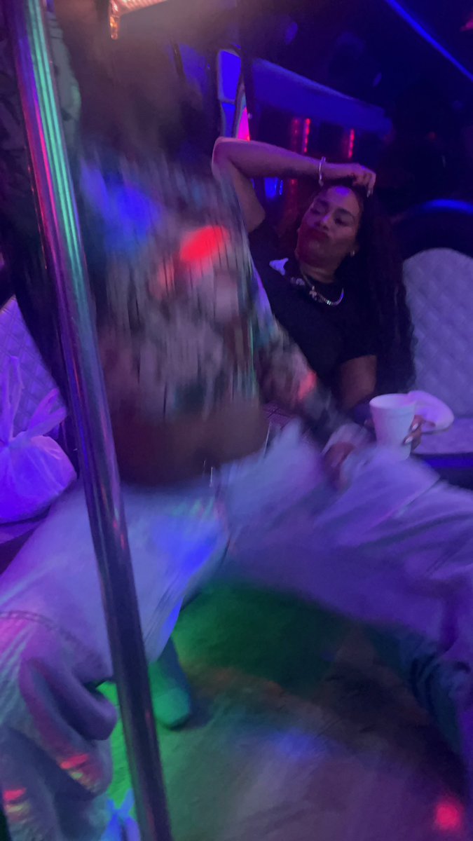 _goldengates's tweet photo. Blurrrred nights are the best nights ✨💋 https://t.co/QkXY2LNpjn