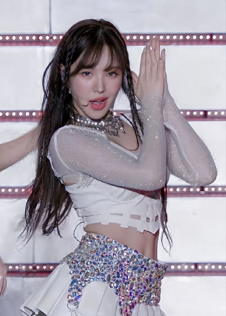 todayisco's tweet image. oomf said this is how baddies pray