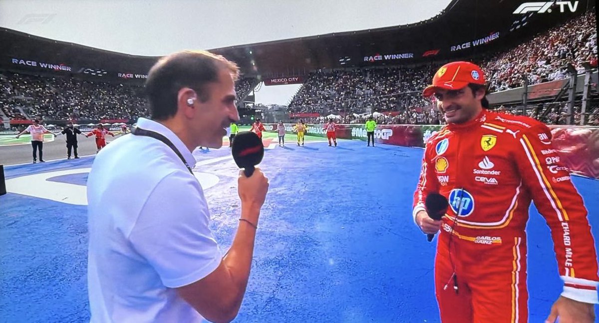 Ha sido muy emocionante y un gran orgullo poder entrevistar a <a href="/Carlossainz55/">Carlos Sainz</a> después de su enorme victoria en el GP de México. Felicidades Carlos!! 🏆👏🏼👏🏼
