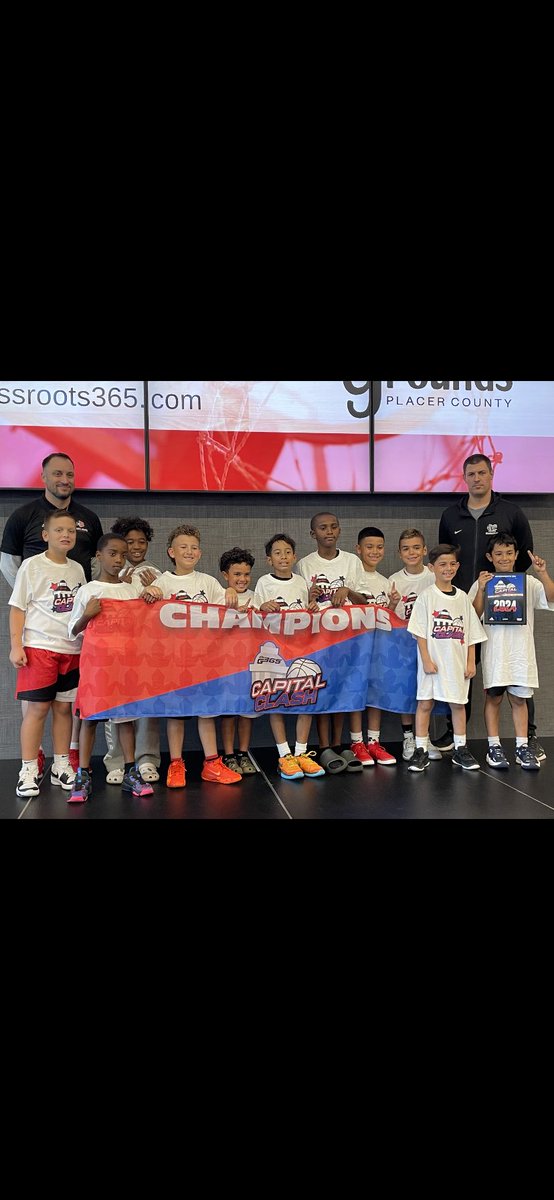 CoachFantazia's tweet photo. Champs! @chuckhayeshoops https://t.co/ICR2WDghNZ
