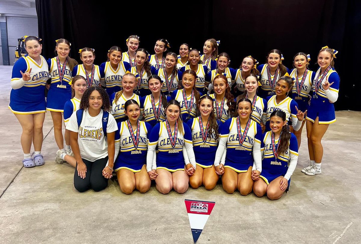 scucfinearts's tweet photo. Let’s just take a minute to celebrate two of our hardest-working student groups, our Clemens and Steele cheerleaders! Both schools had a very successful first competition of the season at NCA South Texas Regionals! #WeAreSCUC 

Steele placed 2nd in game day JV/Freshman and 2nd place in Varsity game day co-ed! Go Knights!!! ⚔️🖤⚔️

Clemens placed 5th in Varsity game day! Go Buffs! 🦬💙🦬