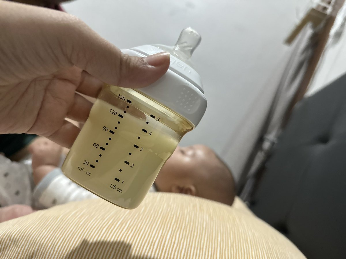 Serba serbi mengasihi dan menjadi mom eping. Ga pernah skip pompa tengah malam dan subuh di hari kerja maupun weekend. Semoga istiqomah buat si elgemoy