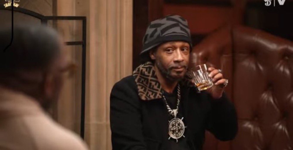 Karen saw Wendy was on the outs all these years she been on the show and the one time they do something nice for Wendy, here comes Karen being bitter. Like would you be happier if they paid Wendy dust as usual? #RHOP