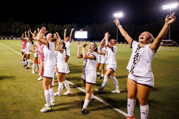 Coltweezy tweet media