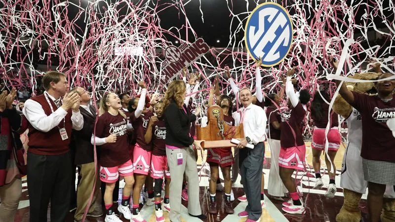 Coltweezy tweet media