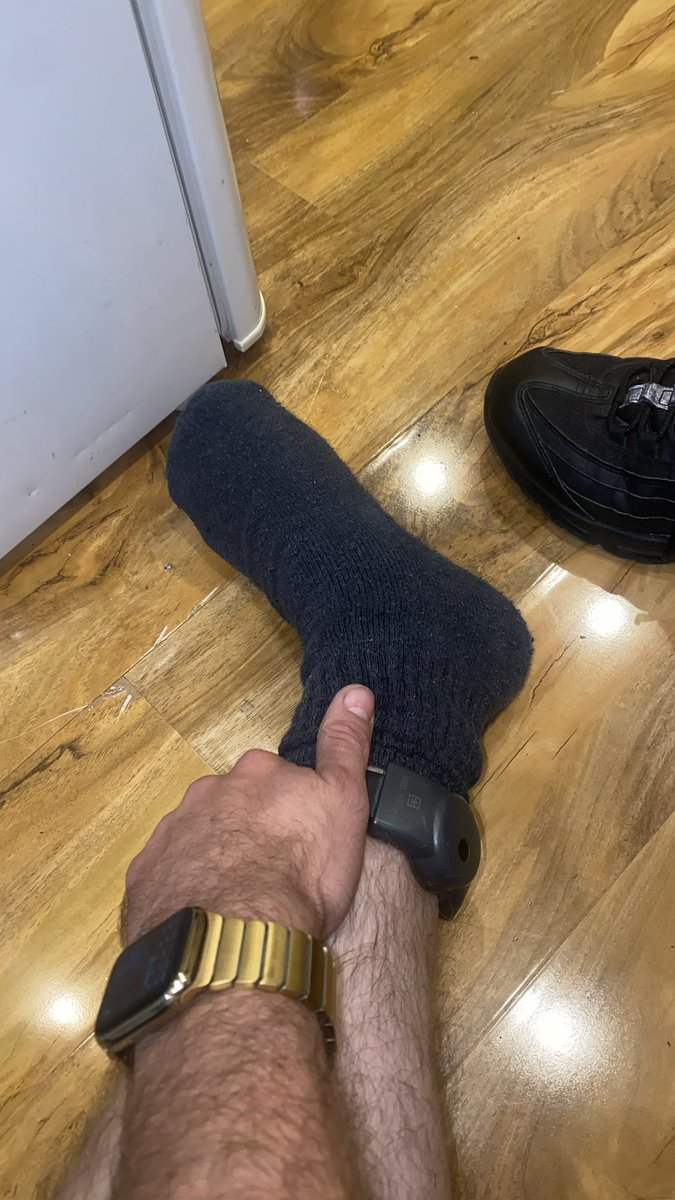 #prisonClothes. These are what they give you inside jail. They only wash them once a week FFS! These been worn 2 weeks and in the gym too. They didn’t care! Tbh neither do I. 👊