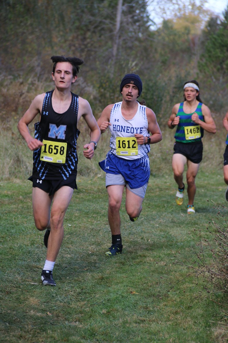 League champs!!! Tough course at Newark but we saw some continued improvement from various athletes. Sectionals already around the corner this coming weekend at Letchworth! Huge congrats to Claire Givens for placing 6th overall to be named to the WFL All League 1st team!