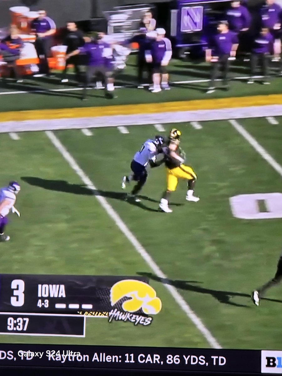 mark_juel's tweet photo. @BigTenNetwork @NUFBFamily Illegal block in the back on Iowa #78 by NW #41 at the fifty yard line. https://t.co/TJYzd7mogR