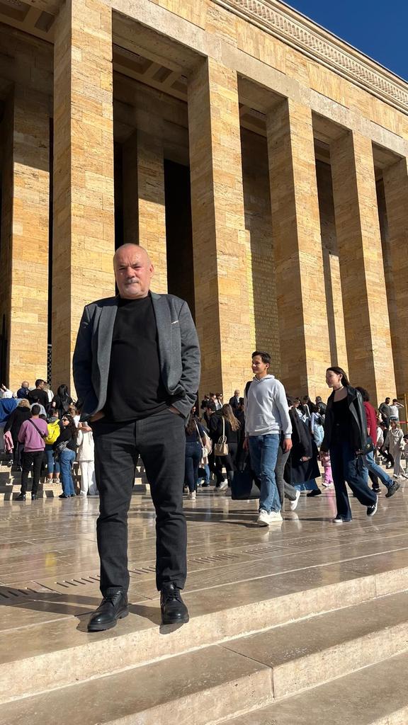 Bugün atamızı  ziyaret etti