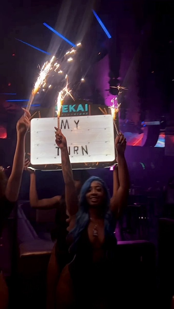 لِلَّٰهِ tweet media