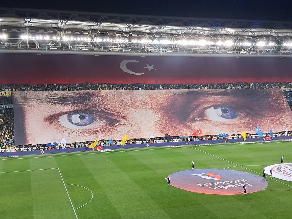 tarquan's tweet photo. Hasretlik de bir yere kadar, yıllar sonra geldik, gördük ve yendik. Eskimeyen dostlar ile görüştüm, geçmişi yaşadık, geleceğe dair umutlarımızı paylaştık. Güzel anılar sayfasına bir satır daha ekledim, emeği, yüreği ve sevgisi geçen herkese teşekkür ederim :) https://t.co/J0sNkggzTe