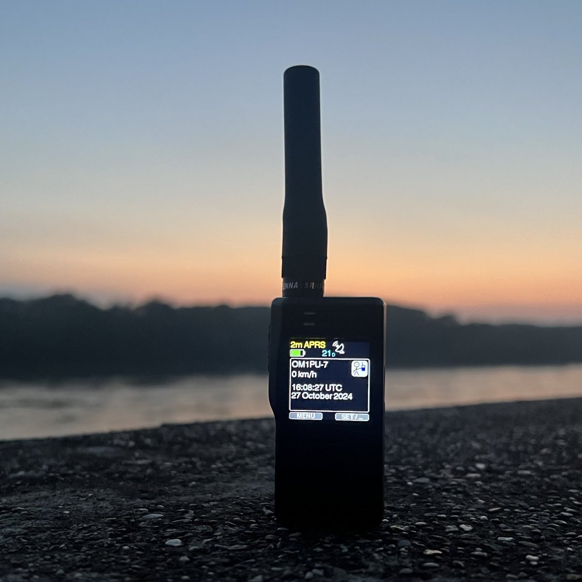 MPrilepok's tweet photo. Autumn’s evening APRS walks wirh @PicoAPRS 

#picoaprs #aprs #vhf #devin #devincastle #donau https://t.co/OeGJ1SUUXO