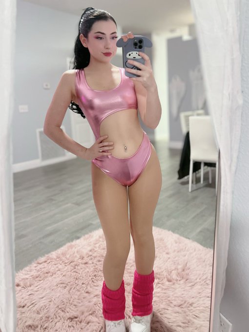 Karrigan Taylor - It’s time to pump it up 😏 https://t.co/dRBDwAagnn