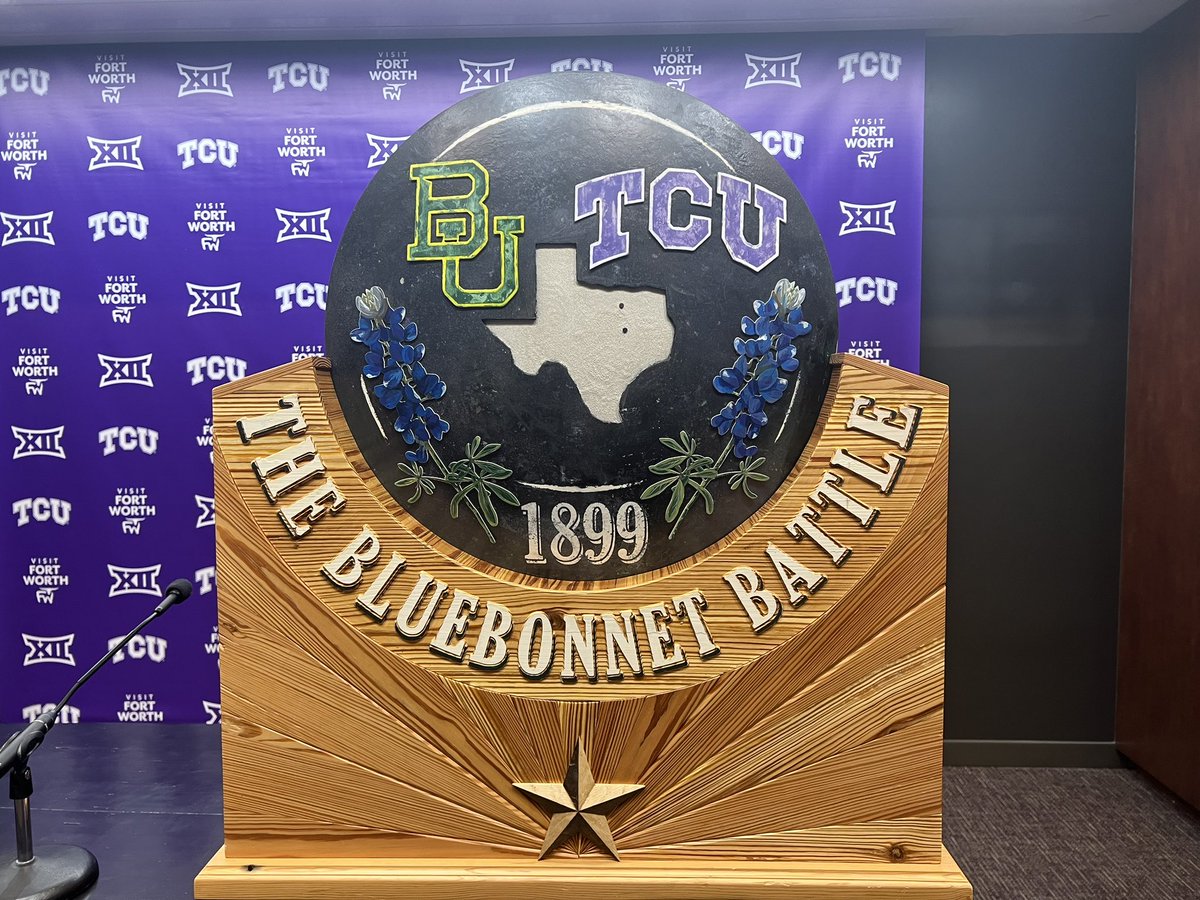BearTroll1's tweet photo. We can all agree that this shitty atrocity was design by a frog. 🤢🤢🤮
#tcuhateweek https://t.co/omGi62axIS