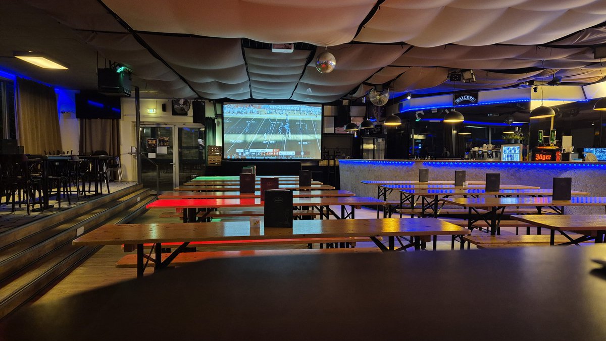 #rtlnfl

in Göttingen ist die Begeisterung für NFL Football noch ausbaufähig....