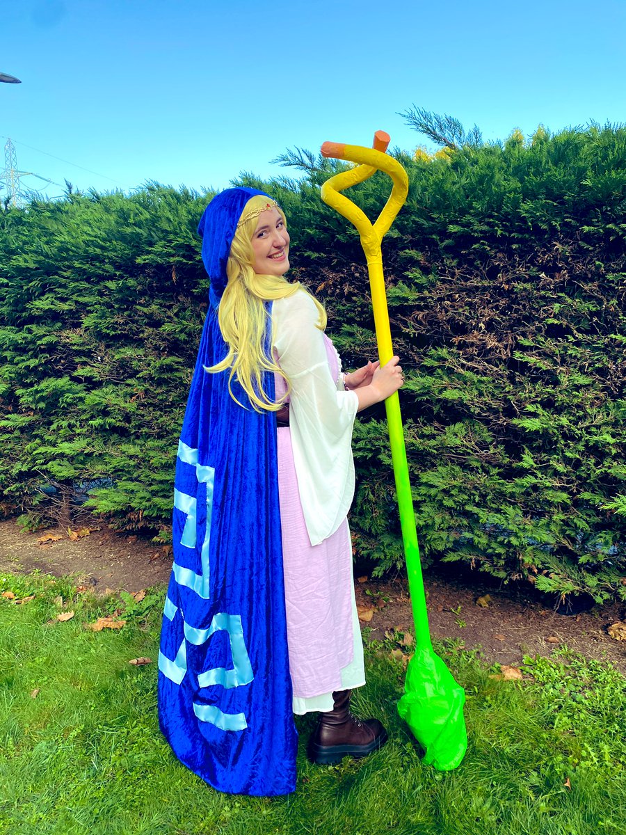 cris_caserini's tweet photo. Had an amazing time at Con cosplaying Princess Zelda (and spending way too much money 💸) https://t.co/UKYzpujzKy