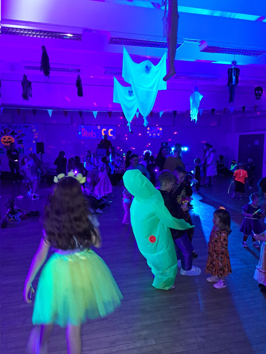 It was fantastic to see the kids dressed up for the UV Disco this evening. The costumes were fantastic 👏 

Massive thanks to everyone who attended and to our volunteers 🙋‍♀️ who made this event such a success 🙌 

Special thanks to <a href="/nihecommunity/">Housing Executive</a> for funding this event