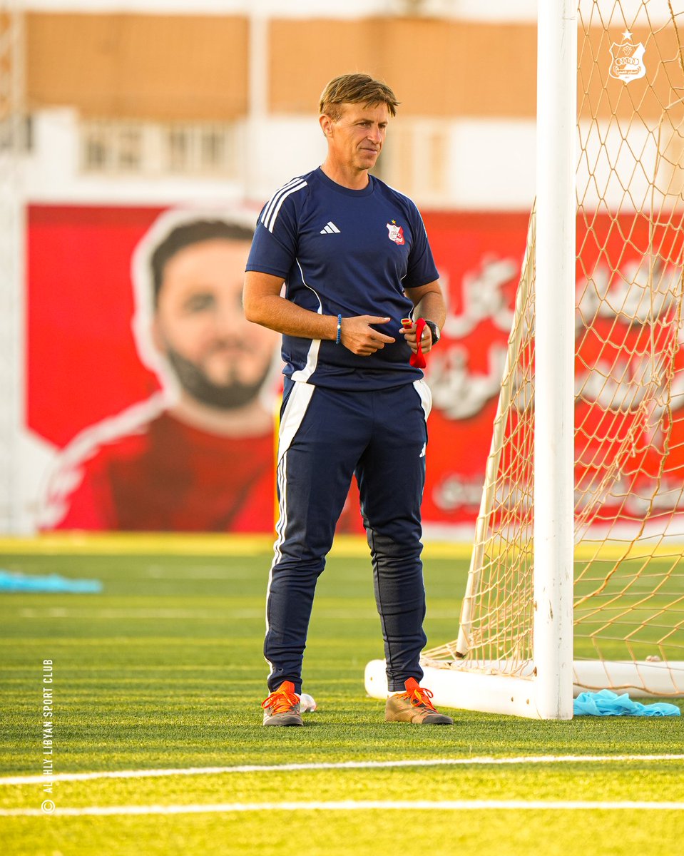 AlahlyLySc's tweet photo. نواصل العمل في أروقة معقلنا التاريخي ضمن استعداداتنا للقاء الغد. 💪🇦🇹

#AlahlyLySC #Forza_jazzara #المجد_للشعار🔴⚪️ https://t.co/6sN8c9p8Rf