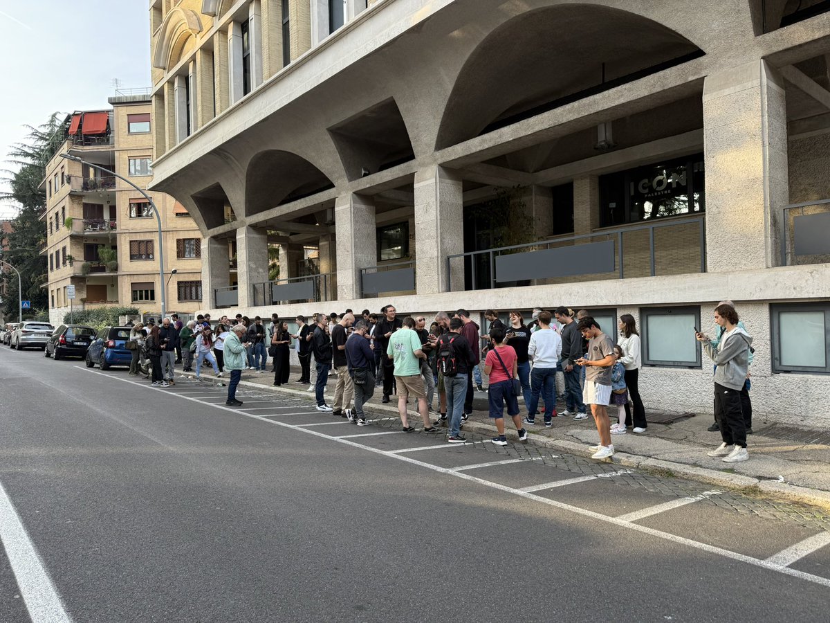 valestarkiller's tweet photo. ALLRAID ROMA
#pokemongo #gigamax https://t.co/lmQoUbC6n9