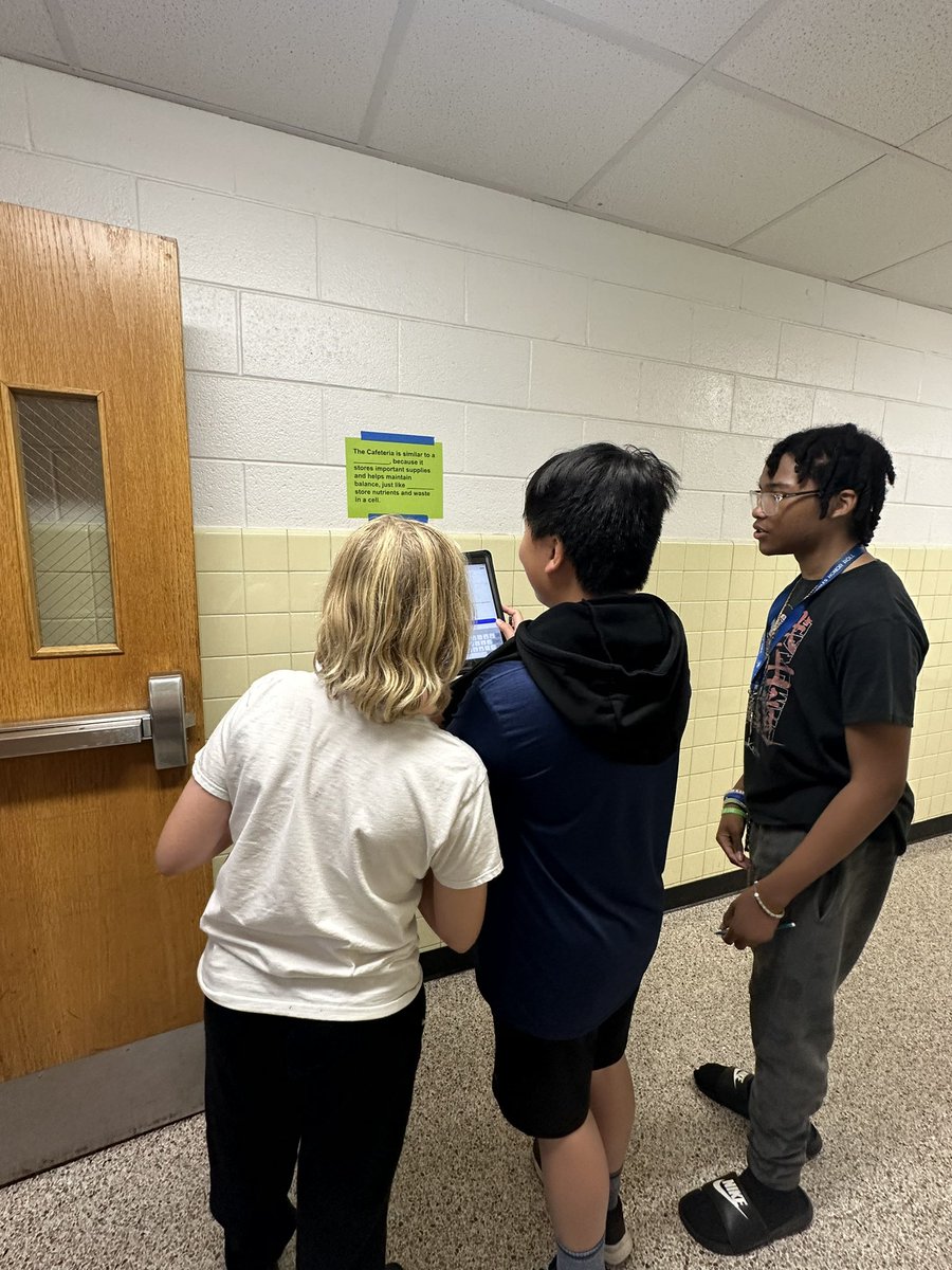 Ss working together to complete a <a href="/GoosechaseEDU/">Goosechase EDU</a> scavenger hunt comparing parts of the school to parts of a cell! Thank you Ms. Dole for creating this engaging activity! <a href="/IMSEagles/">Independence Eagles</a> <a href="/IMSGRT/">Lori Wilson</a>