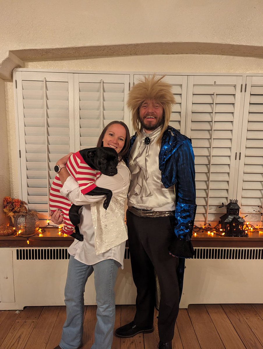 It's that time of year again! Full size candy bars at the Tandbergs! Trick-or-treaters of all ages are welcome