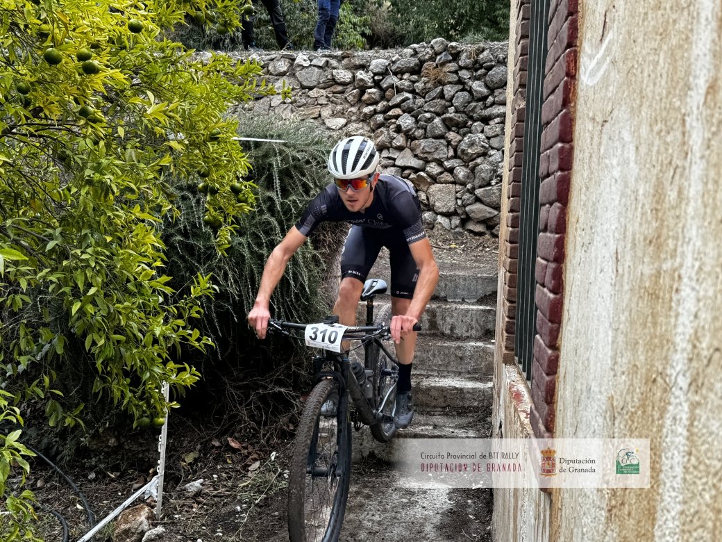 📸🚵‍♀️🚵‍♂️Galería de fotos del 'Rally BTT Lanjarón' cpn el que hoy ha concluido el #CircuitoDiputaciónGranadaXCO
▶️dipgraciclismo.com/index.php/es/s…