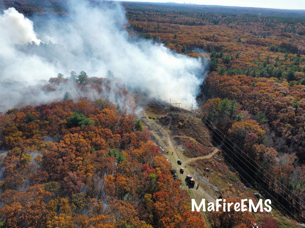 MaFireEMS's tweet image. 5th alarm of fire equivalent Middleton Ma, extensive brush fire Upton Hills Lane , photos via Drone unit