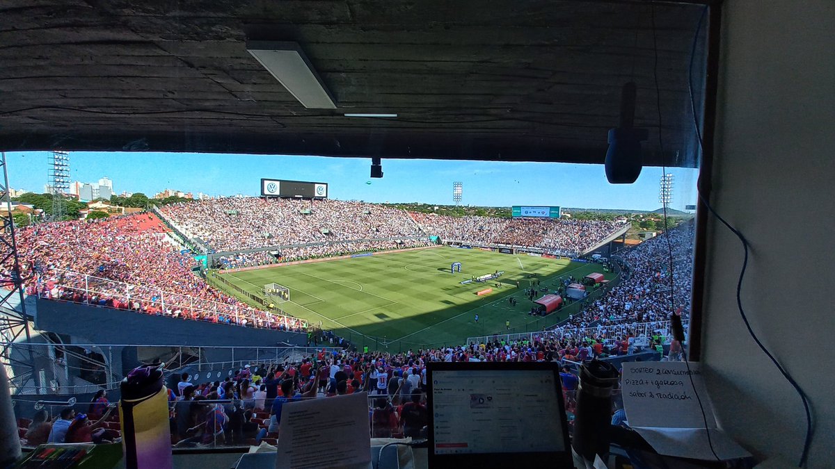 Domingo de SuperClasico

🗣 AIREEEEEE! 

Ya estamos a través de Puro Deporte y la 87.9 de Guarambaré 

Aquí te dejamos el link: facebook.com/share/r/V2yw7A…