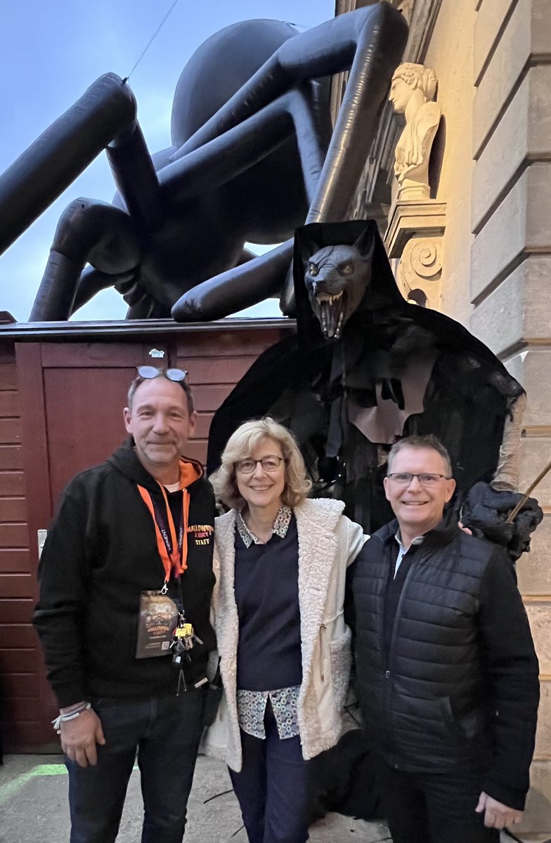 mcciuntu's tweet photo. 🎃🎃🎃Le Château de Sucy et ses jardins aux couleurs d’Halloween. 
Tout est méconnaissable et effrayant à souhait grâce au talent de « l’Atelier des Cogiteurs ». 
Déjà beaucoup de visiteurs pour ce premier week-end.

👉 Jusqu’au 1er novembre. 

#halloween2024
#sucyenbrie https://t.co/SD2l9V0Pba
