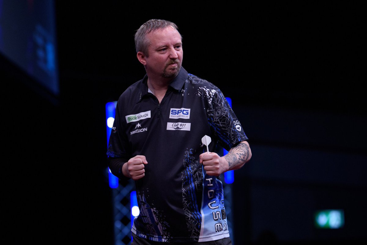 anonymous_darts's tweet image. Spare a thought for the casual fans who bought tickets to the final session of the European Championship hoping to see the likes of Luke Littler and Michael Van Gerwen only for Richie Edhouse and Jermaine Wattimena to fuck that shit up. 

Glorious.