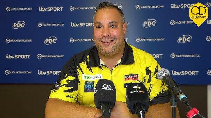 anonymous_darts's tweet image. Spare a thought for the casual fans who bought tickets to the final session of the European Championship hoping to see the likes of Luke Littler and Michael Van Gerwen only for Richie Edhouse and Jermaine Wattimena to fuck that shit up. 

Glorious.