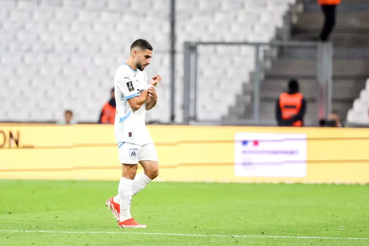Aspiik_'s tweet photo. Je viens de me rappeler des 4 rouges de l’OM cette saison. Celui de cornelius, celui de balerdi, celui de Maupay et là celui d’Harit. Y’en a pas un qui est valable c’est une dinguerie. Ils sont tous scandaleux. Tous. #OMPSG https://t.co/vjoXCxiJDF
