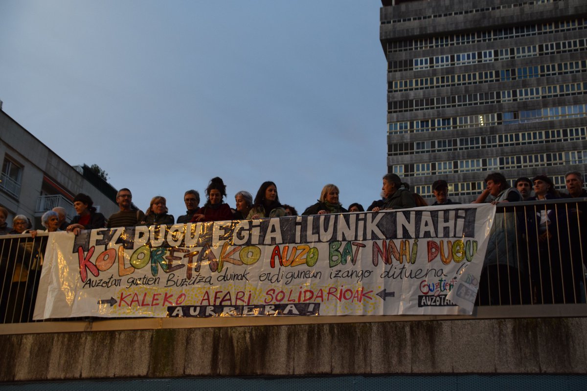 Jendetza batu da gaur Donostian Kaleko Afari Solidarioen alde eta arrazakeriaren eta faxismoaren kontra. 

🔗irutxulo.hitza.eus/2024/10/27/jen…