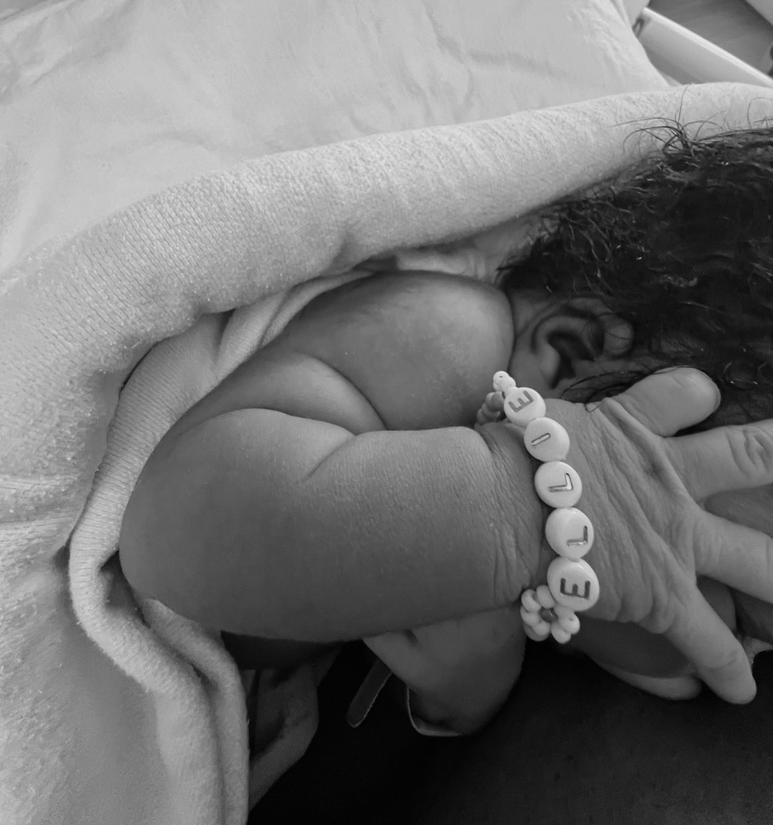 Grateful the Lord has continued to bless me and keep me. 💖

Chapter 32 let’s do this!