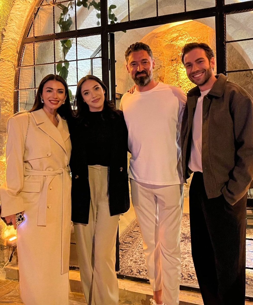 özbur atak geçirirken görmek iyi geldi aramizda yine engeller var🥲