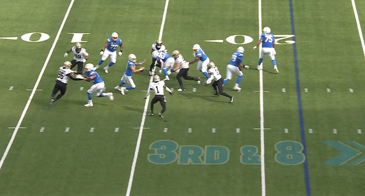 DA's in his bag today with the pressures. Ugo just gets free on that third down. Had great population in the backfield on last third down.