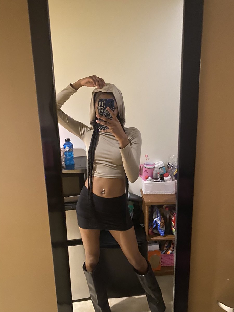 laybfr's tweet image. mmm