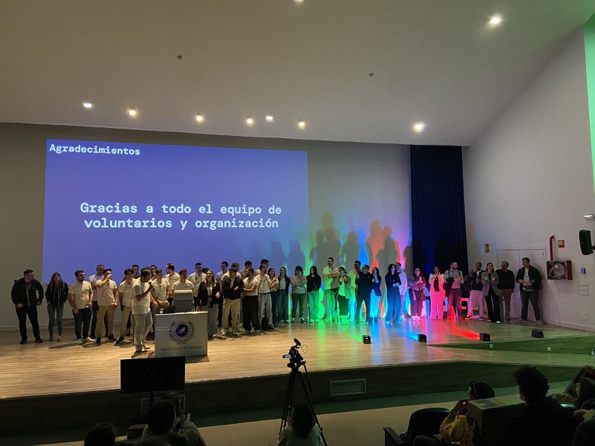 Buenas noches y gracias a todos los que estuvimos delante o detrás del escenario en el <a href="/BiznagaFest/">BiznagaFest</a>