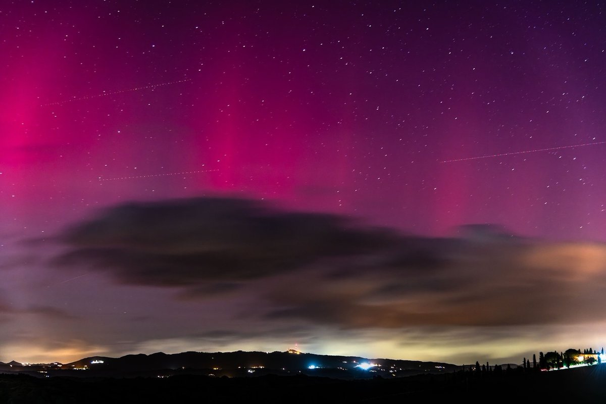 Adoro non smettere mai di meravigliarsi per quello che ci succede intorno; due nottate incredibili a 5 mesi di distanza. E per due volte nonostante fossi stanco morto sono uscito di casa e ho provato a vedere se ci scappava qualche foto bellina. E vedere… instagr.am/p/DBpCVHNNL6_/