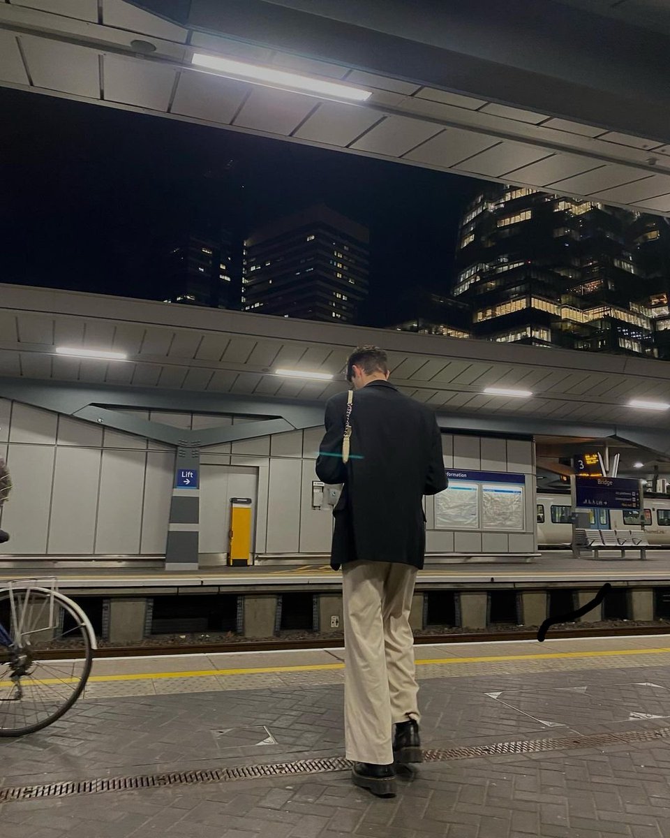 ⠀     
              Tell by my 𝗮𝘁𝘁𝗶𝘁𝘂𝗱𝗲 that I'm
 ⠀          most definitely in 𝑵𝒆𝒘-𝒀𝒐𝒓𝒌.
 ⠀                   
            ⠀               ˚⋅  ༘˚  ⋆   𐙚 ⠀                   
            ⠀