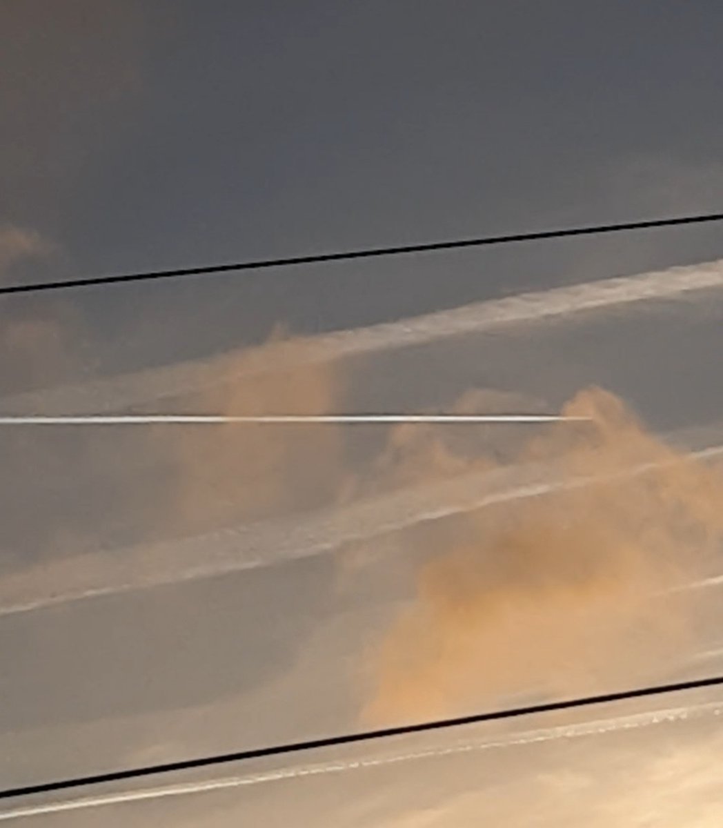 ? #chemtrails lmages taken from video filmed by myself above #Nottingham #Leicestershire #UK