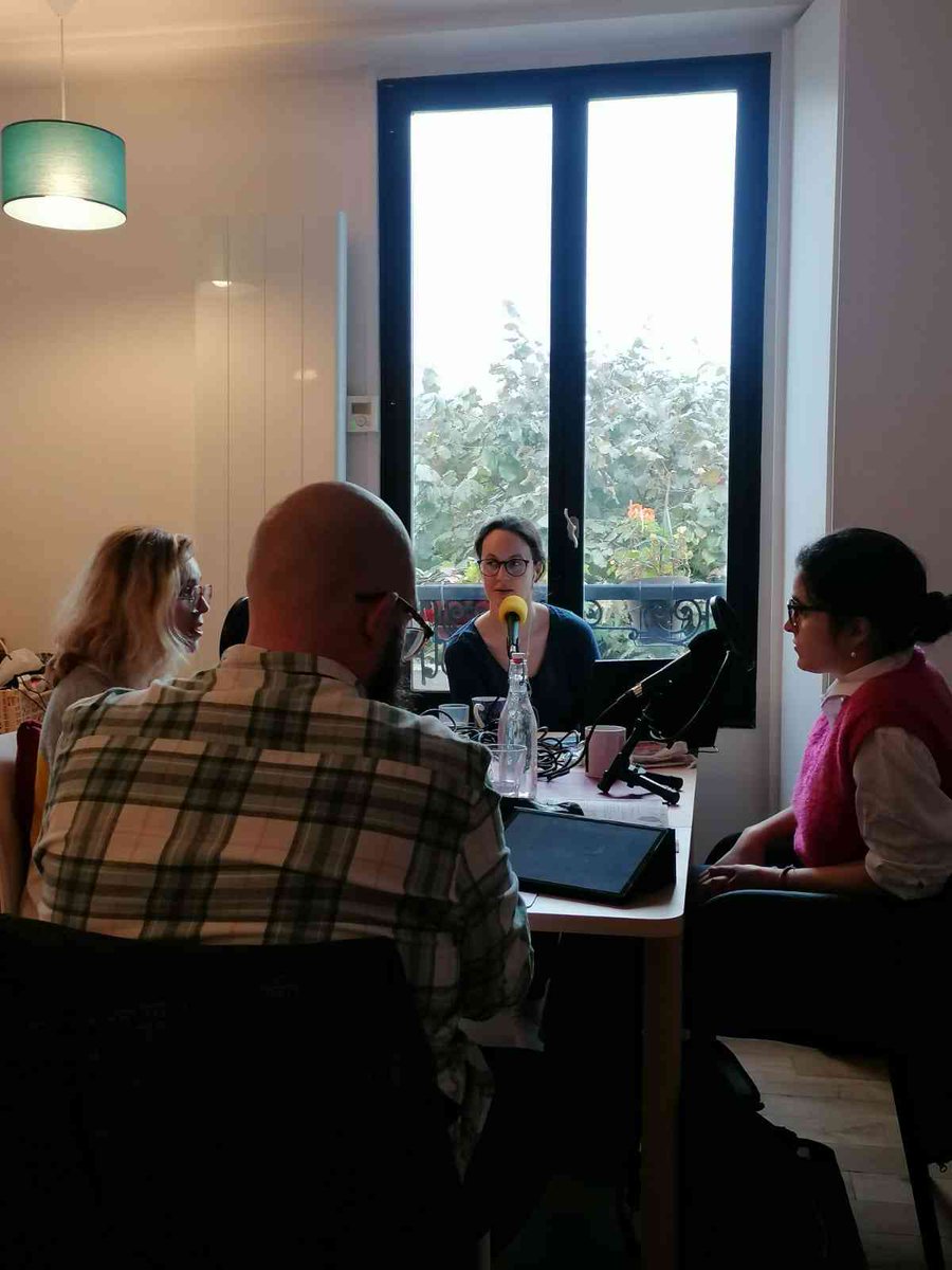 Aujourd'hui c'était enregistrement un épisode spécial, où on parle des rois de France avec mauvaise foi... Rendez-vous en décembre pour écouter le résultat 😏