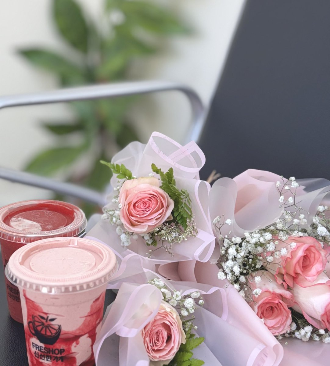 ~ الحمدلله الذي نظنّ بهِ خيرًا فـ يُكرمنا بخير ما نظن ❤︎،،

تممم مناقشة GP1 ✅🎓🌷