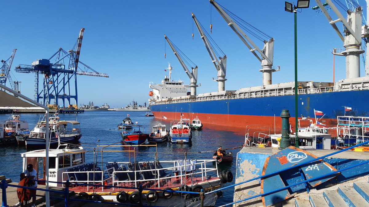 #RevoirlAmbassade à Valparaíso au bord du Pacifique, dans la salle mythique du Théâtre Condell <a href="/InsomniaCine/">Insomnia Teatro Condell</a>, 112 ans jour pour jour après son inauguration. Et de nouveaux échanges passionnants !
 CC <a href="/petitbison/">Petit Bison</a>